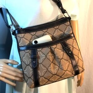 Nine West Sinewave Pattern XBody. §